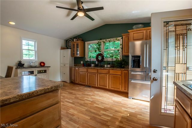 949 Saul Drive, Hubbard, OH 44425