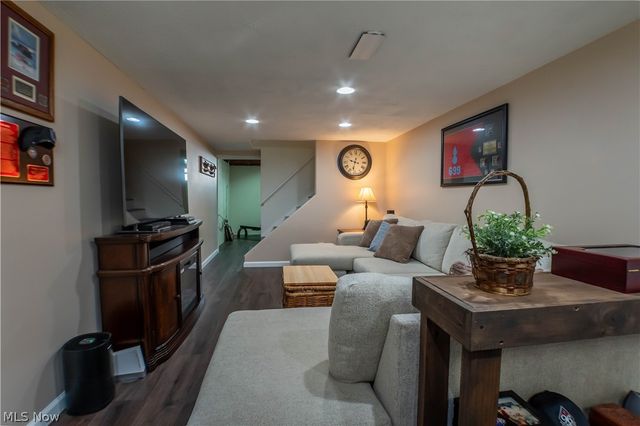 949 Saul Drive, Hubbard, OH 44425