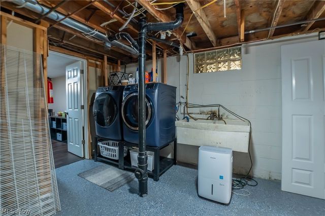 949 Saul Drive, Hubbard, OH 44425