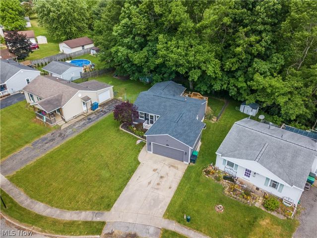 949 Saul Drive, Hubbard, OH 44425