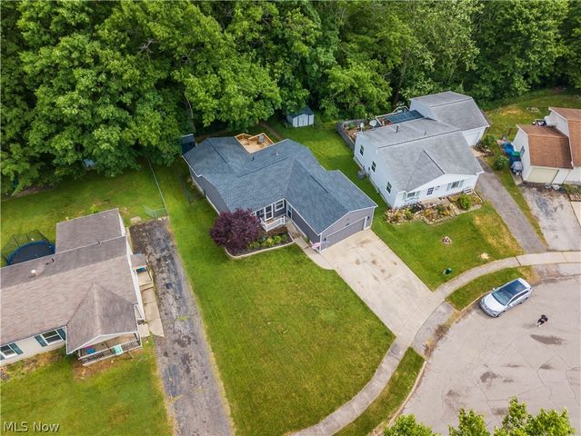 949 Saul Drive, Hubbard, OH 44425