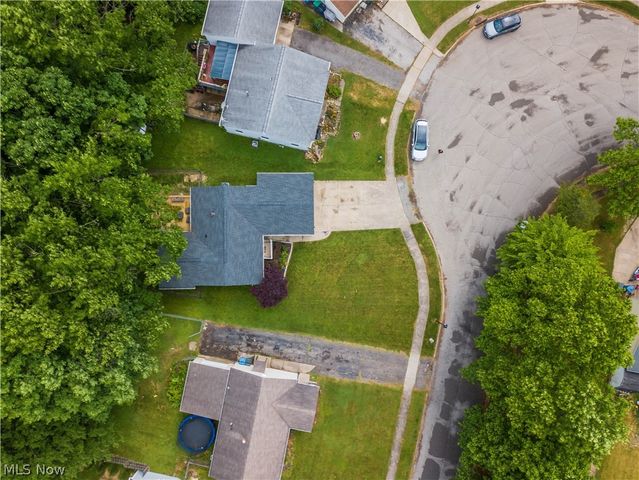 949 Saul Drive, Hubbard, OH 44425