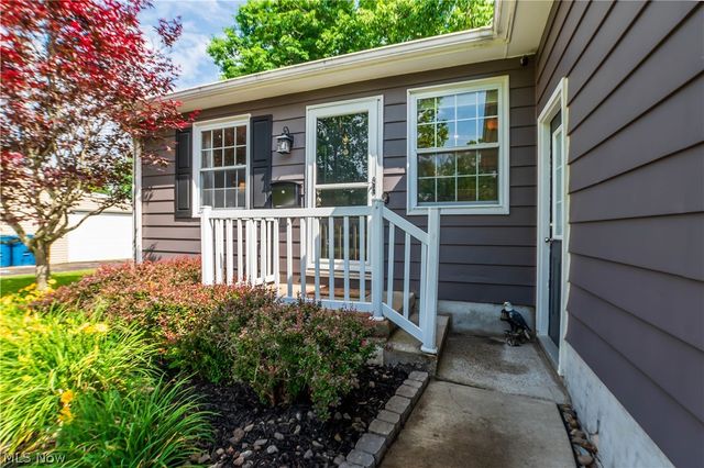 949 Saul Drive, Hubbard, OH 44425