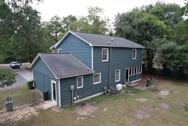 609 S Beech Ave., Andrews, SC 29510