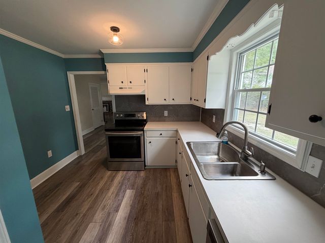 609 S Beech Ave., Andrews, SC 29510