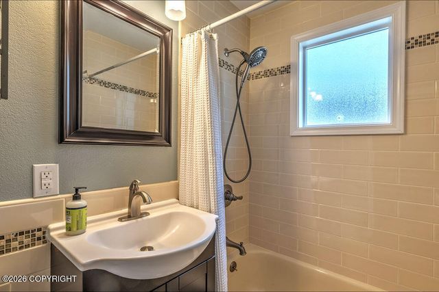 1852 E 26th Avenue, Anchorage, AK 99508