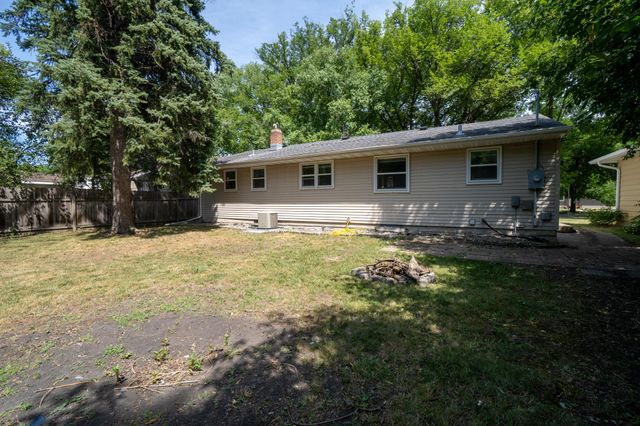 1503 15th Street S, Moorhead, MN 56560