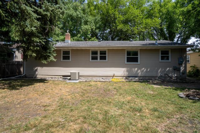 1503 15th Street S, Moorhead, MN 56560