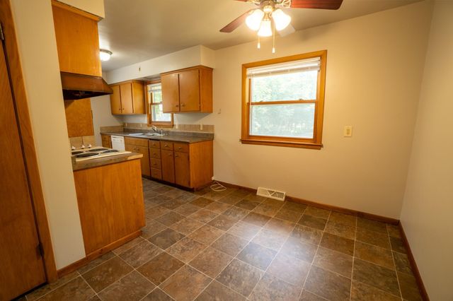 1503 15th Street S, Moorhead, MN 56560