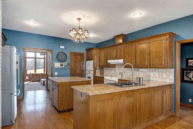 4037 S State Highway J, Rogersville, MO 65742