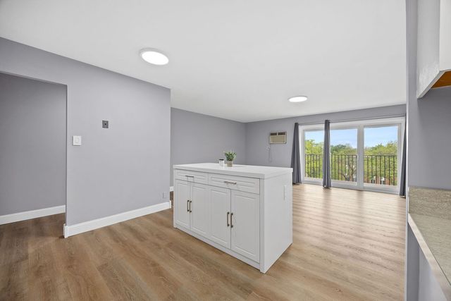 4221 Saratoga Avenue 410A, Downers Grove, IL 60515