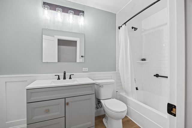 4221 Saratoga Avenue 410A, Downers Grove, IL 60515