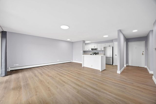 4221 Saratoga Avenue 410A, Downers Grove, IL 60515