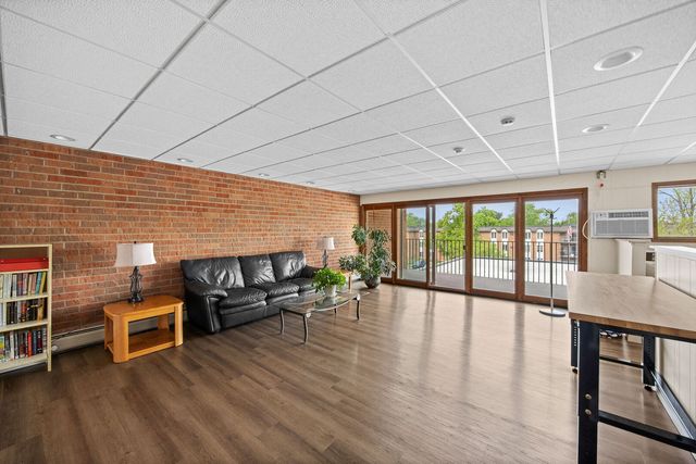 4221 Saratoga Avenue 410A, Downers Grove, IL 60515