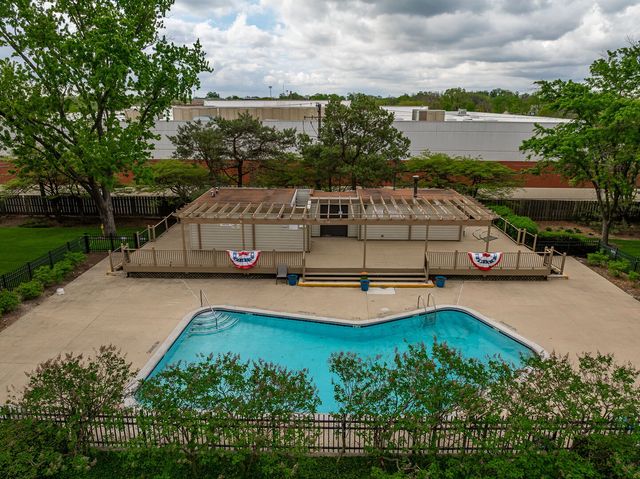 4221 Saratoga Avenue 410A, Downers Grove, IL 60515