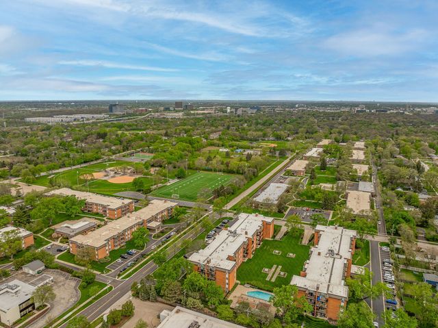 4221 Saratoga Avenue 410A, Downers Grove, IL 60515