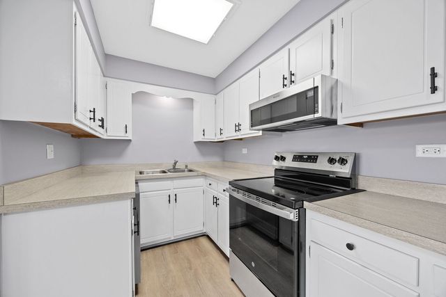 4221 Saratoga Avenue 410A, Downers Grove, IL 60515