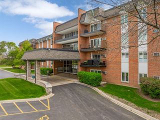 4221 Saratoga Avenue 410A, Downers Grove, IL 60515