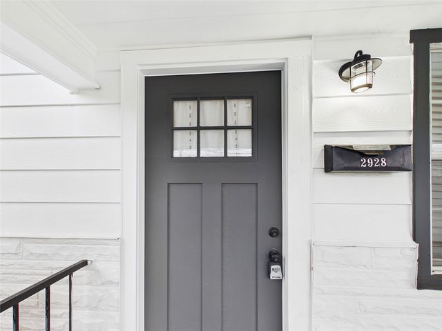 2928 Mitchell Boulevard, Fort Worth, TX 76105