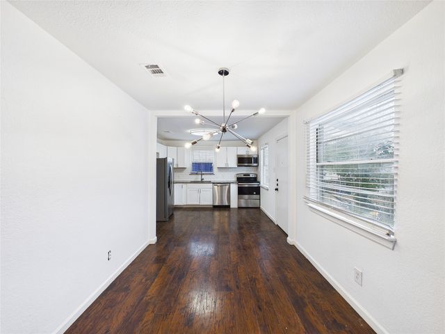 2928 Mitchell Boulevard, Fort Worth, TX 76105