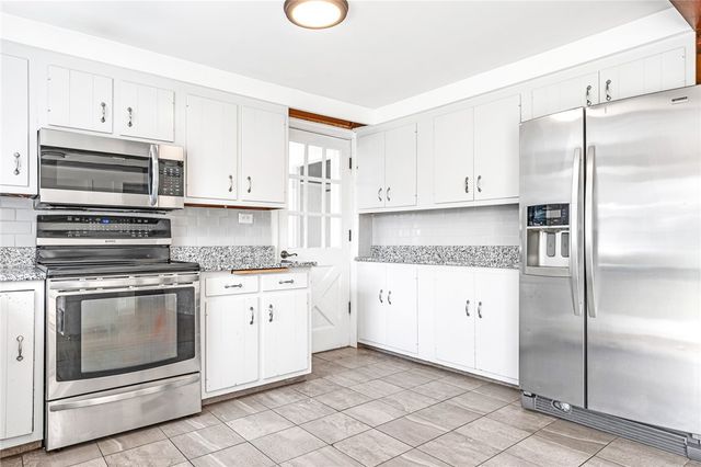 214 Highland Road, Tiverton, RI 02878