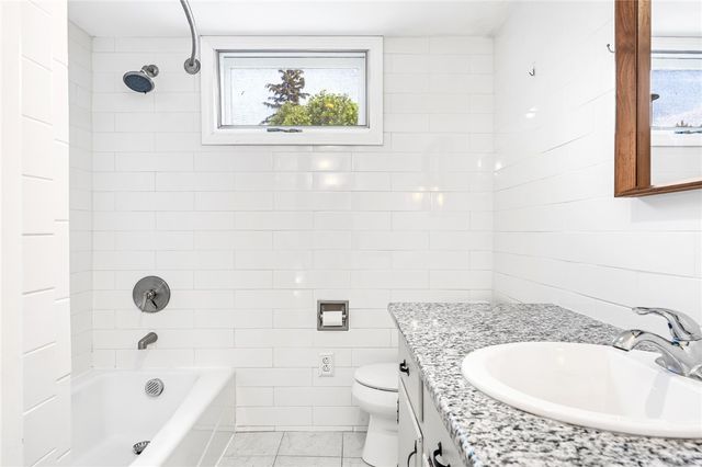 214 Highland Road, Tiverton, RI 02878