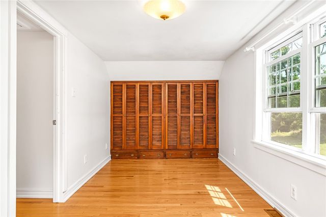 214 Highland Road, Tiverton, RI 02878