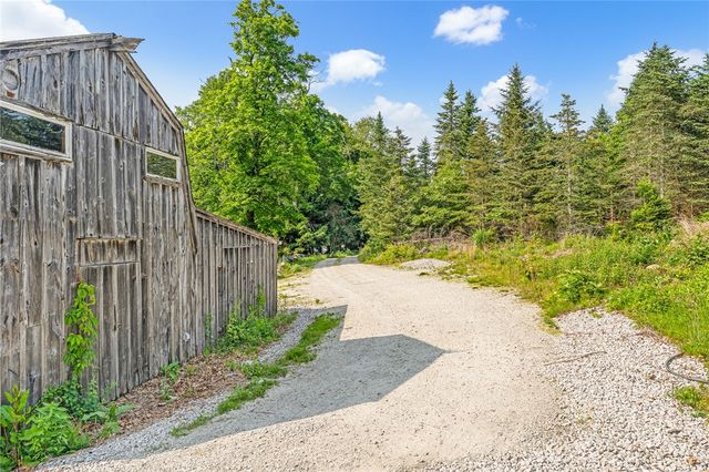 214 Highland Road, Tiverton, RI 02878