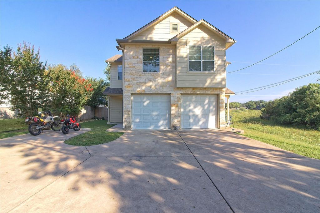 2903 Whisper Oaks LN A, Georgetown, TX 78628