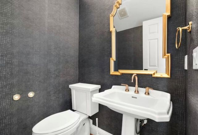 2133 Bering Drive, Houston, TX 77057