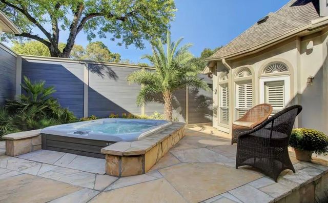 2133 Bering Drive, Houston, TX 77057