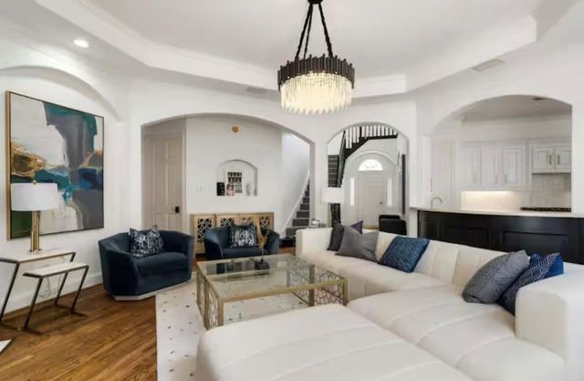 2133 Bering Drive, Houston, TX 77057