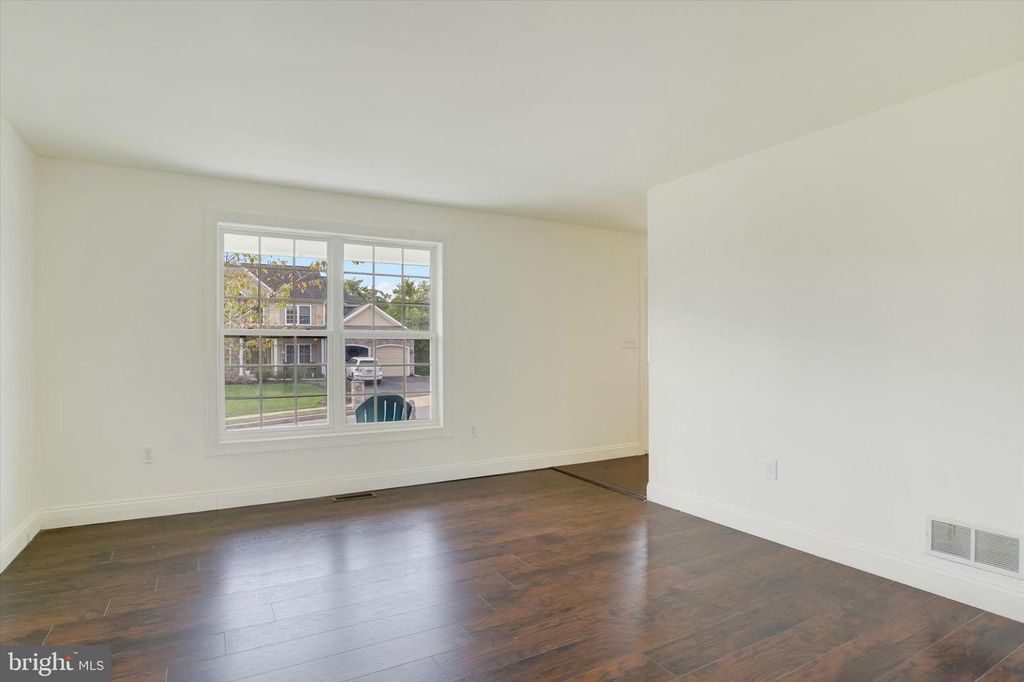 2224 NORTHVIEW LN, Harrisburg, PA 17110