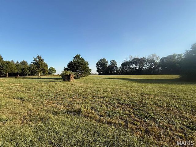 2359 N 1675 Street, Brownstown, IL 62418