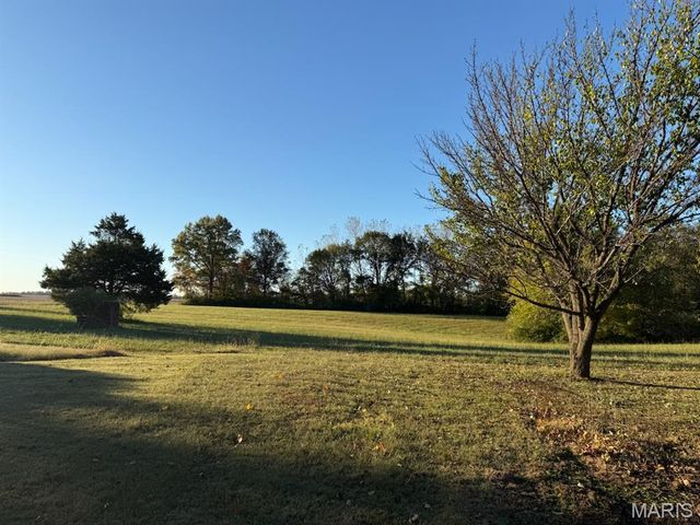 2359 N 1675 Street, Brownstown, IL 62418