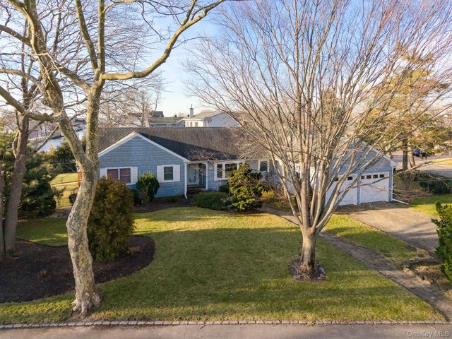281 Richmond Avenue, Amityville, NY 11701
