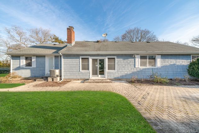 281 Richmond Avenue, Amityville, NY 11701