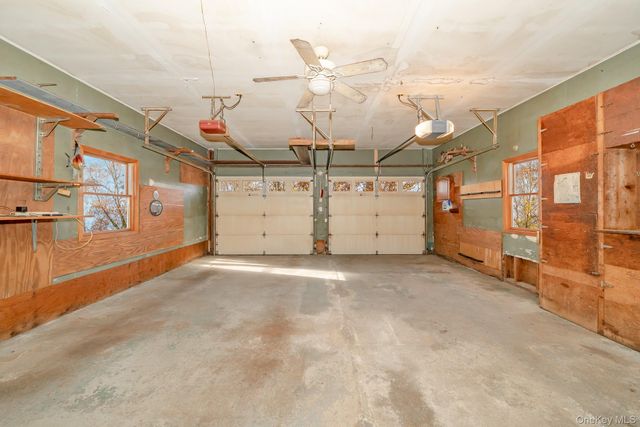 281 Richmond Avenue, Amityville, NY 11701