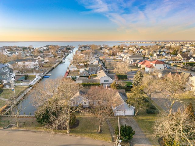 281 Richmond Avenue, Amityville, NY 11701