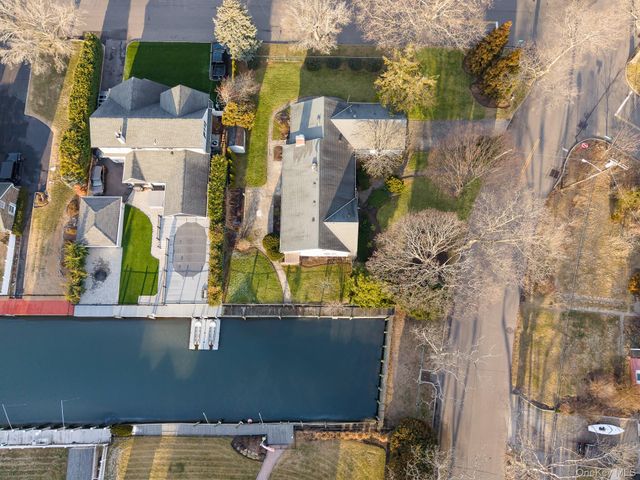 281 Richmond Avenue, Amityville, NY 11701