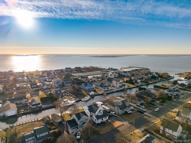 281 Richmond Avenue, Amityville, NY 11701