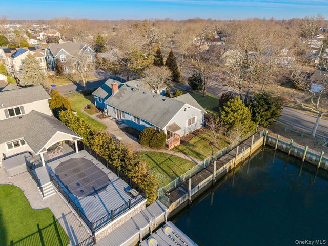 281 Richmond Avenue, Amityville, NY 11701