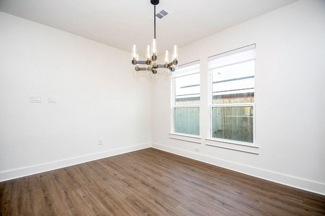 4101 Victoria B, Dickinson, TX 77539