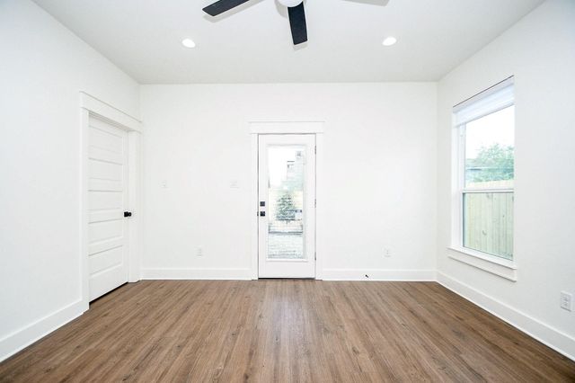 4101 Victoria B, Dickinson, TX 77539