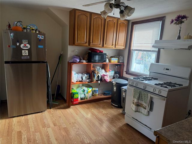 231 Jefferson Avenue 2nd Fl, Mineola, NY 11501