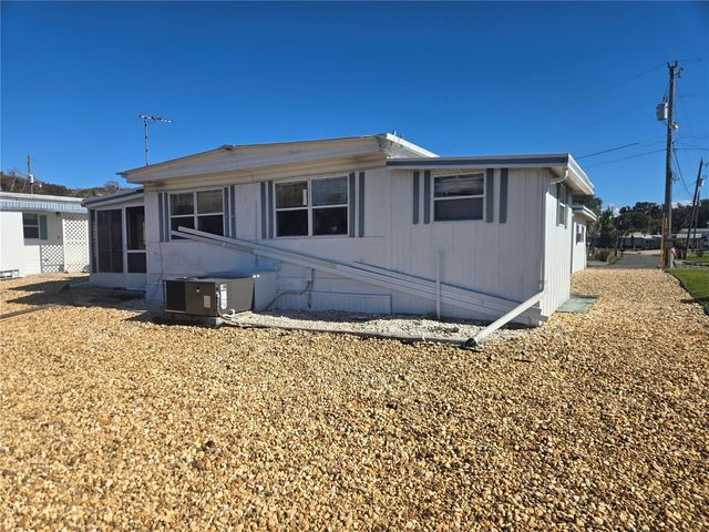 31645 KELLY CIRCLE, Tavares, FL 32778