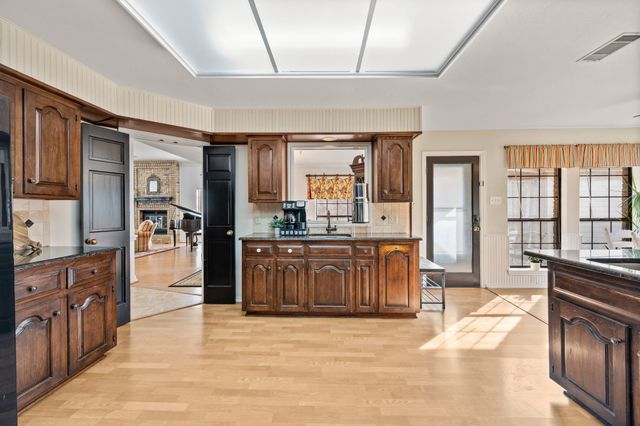 3528 Meadowside Drive, Bedford, TX 76021