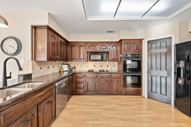 3528 Meadowside Drive, Bedford, TX 76021