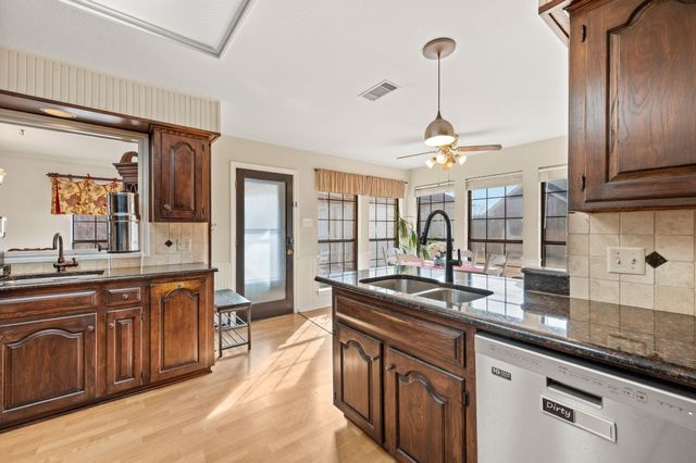 3528 Meadowside Drive, Bedford, TX 76021