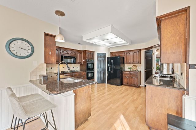 3528 Meadowside Drive, Bedford, TX 76021